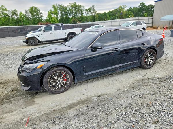 2023 KIA STINGER GT-Line