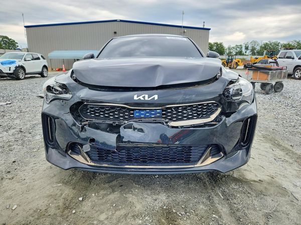 2023 KIA STINGER GT-Line