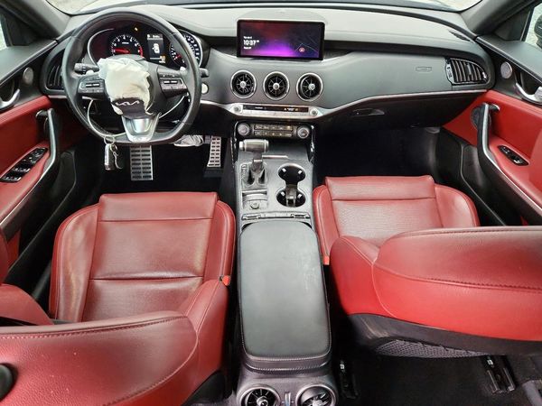2023 KIA STINGER GT-Line