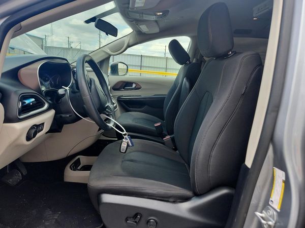 2019 CHRYSLER PACIFICA LX