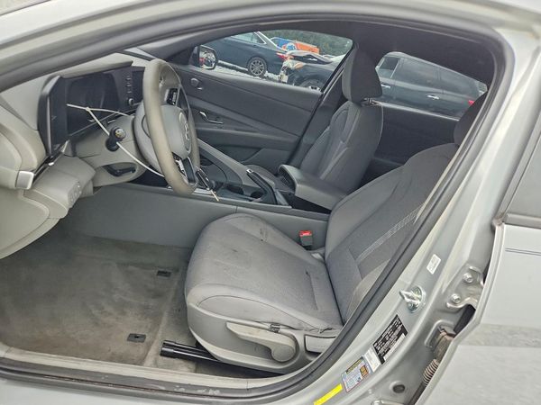 2021 HYUNDAI ELANTRA SE