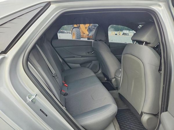 2021 HYUNDAI ELANTRA SE