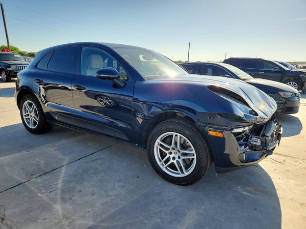 2017 PORSCHE MACAN — Passenger 3/4