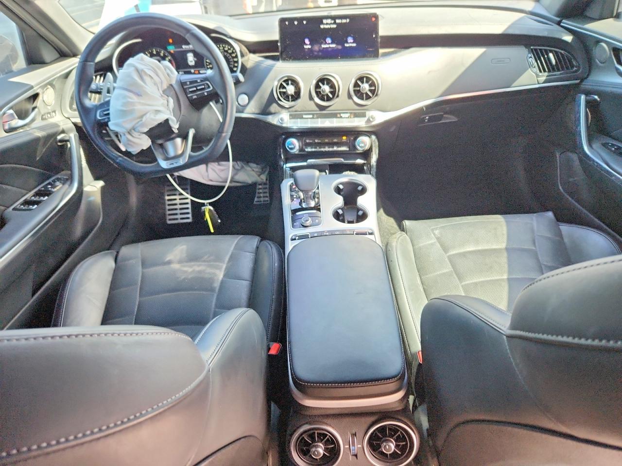 2023 KIA STINGER GT2