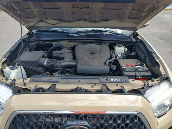 2018 TOYOTA TACOMA — Engine bay