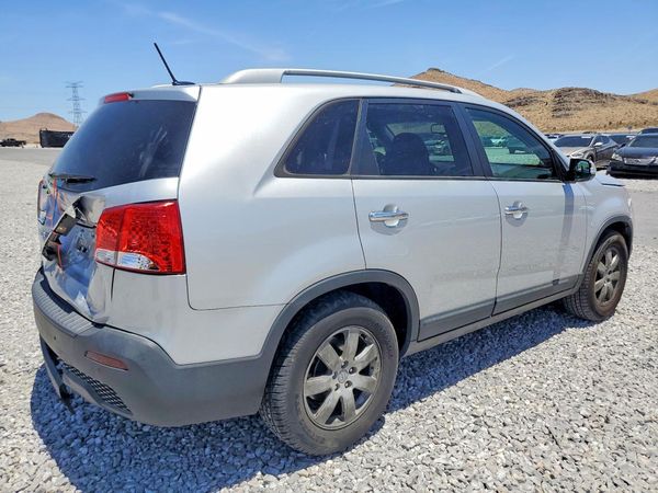 2013 KIA SORENTO Base / LX