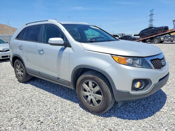 2013 KIA SORENTO Base / LX