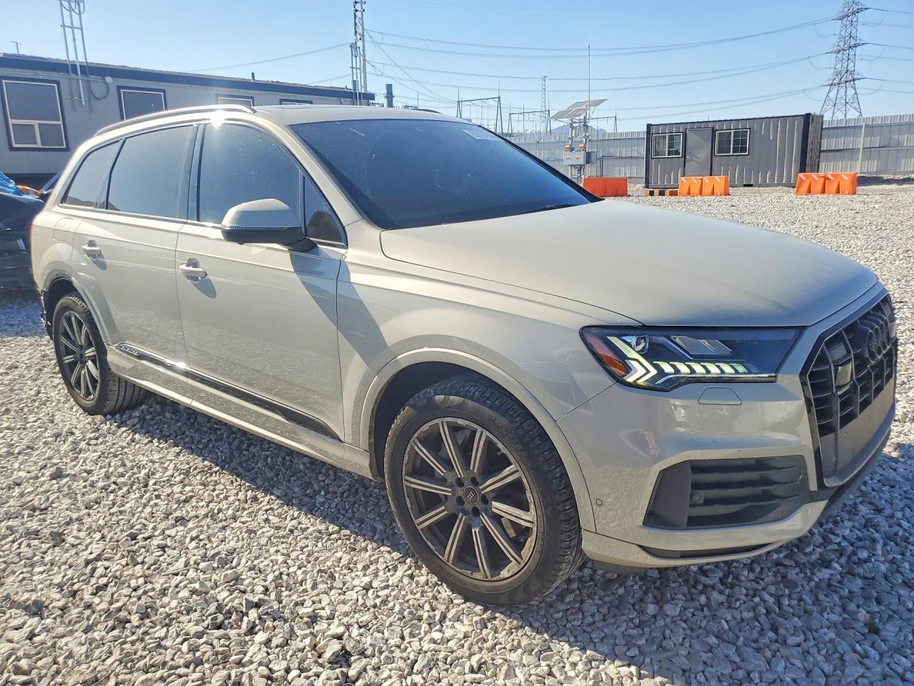 2024 AUDI Q7 quattro Premium Plus