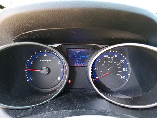 2015 HYUNDAI TUCSON GL (Middle-Low)