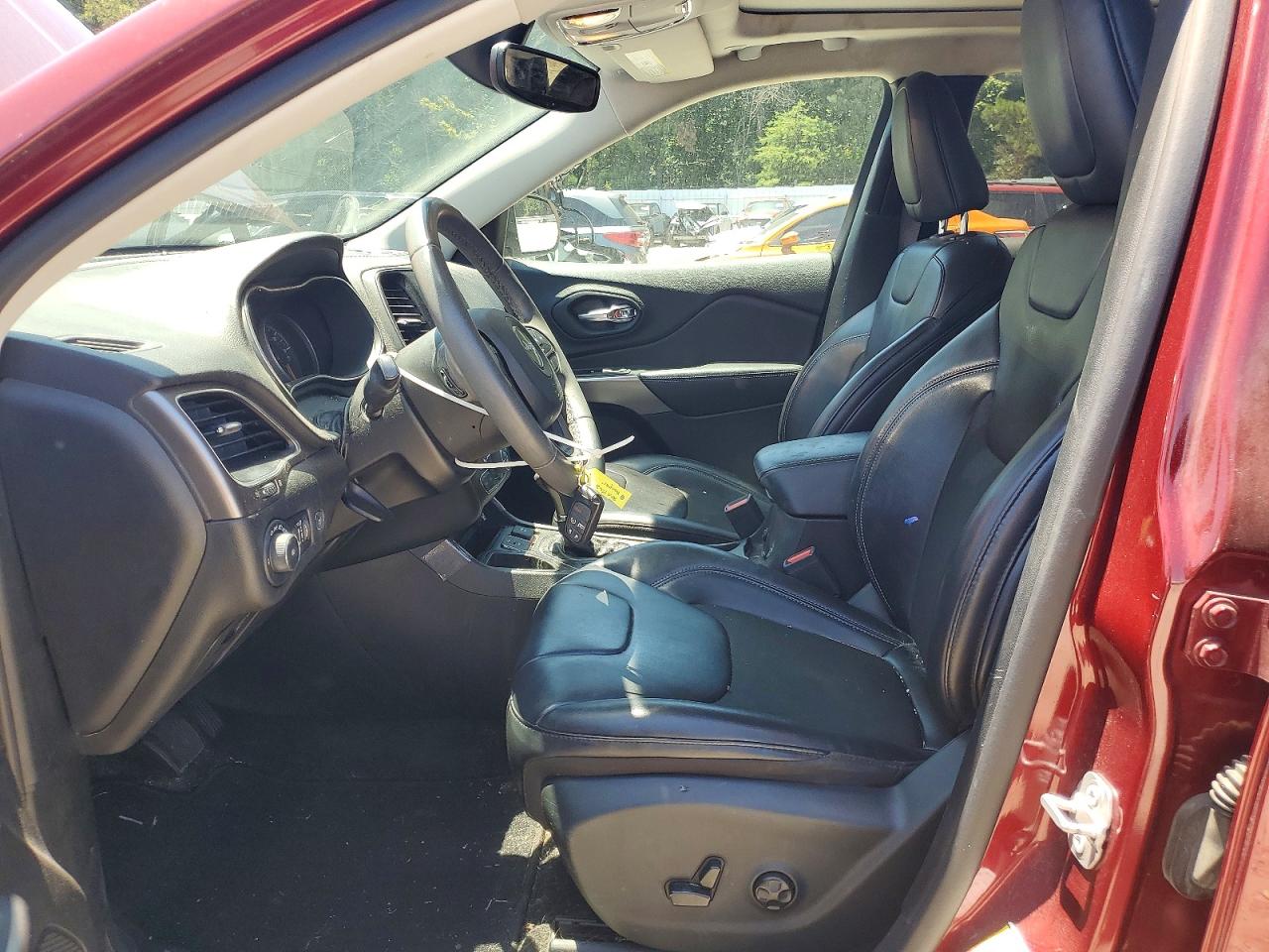 2020 JEEP CHER 4D SE Latitude Plus