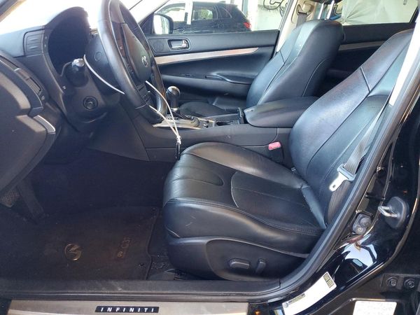 2013 INFINITI G37 — DENT