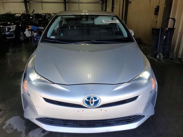 2016 TOYOTA PRIUS