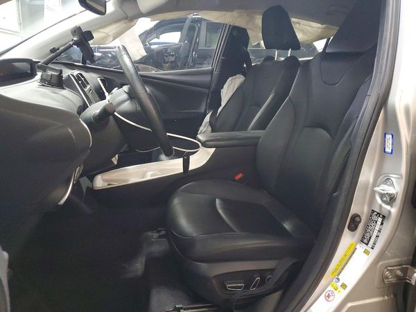2016 TOYOTA PRIUS