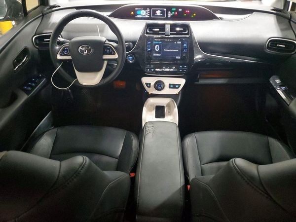 2016 TOYOTA PRIUS