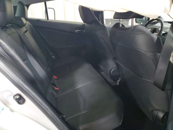 2016 TOYOTA PRIUS