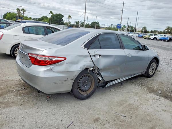 2017 TOYOTA CAMRY