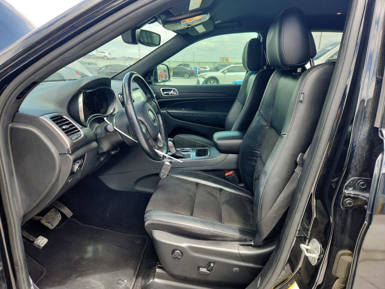 2020 JEEP GRAND CHEROKEE LAREDO 4X2