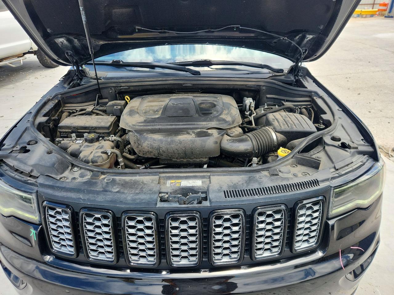 2020 JEEP GRAND CHEROKEE LAREDO 4X2