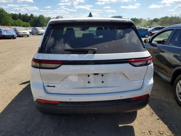 2024 JEEP GRAND CHEROKEE LAREDO 4X4