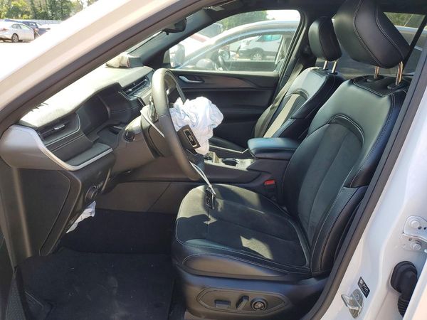 2024 JEEP GRAND CHEROKEE LAREDO 4X4