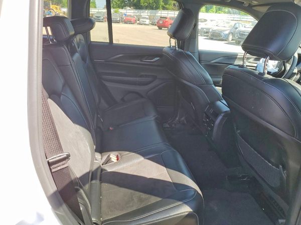 2024 JEEP GRAND CHEROKEE LAREDO 4X4