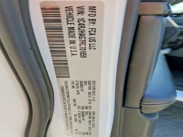 2024 JEEP GRAND CHEROKEE LAREDO 4X4