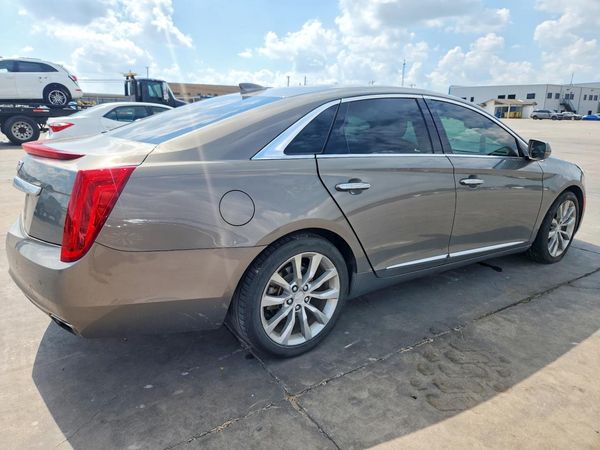 2017 CADILLAC XTS Luxury