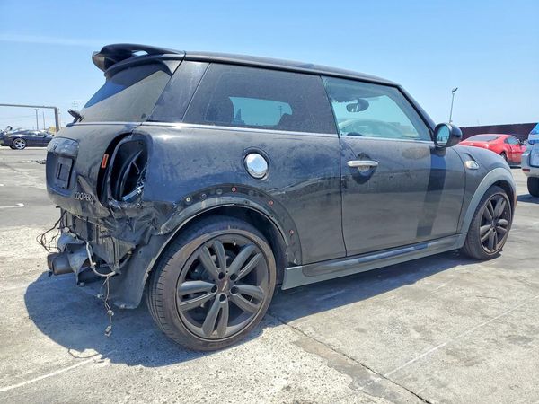 2018 MINI COOPER
