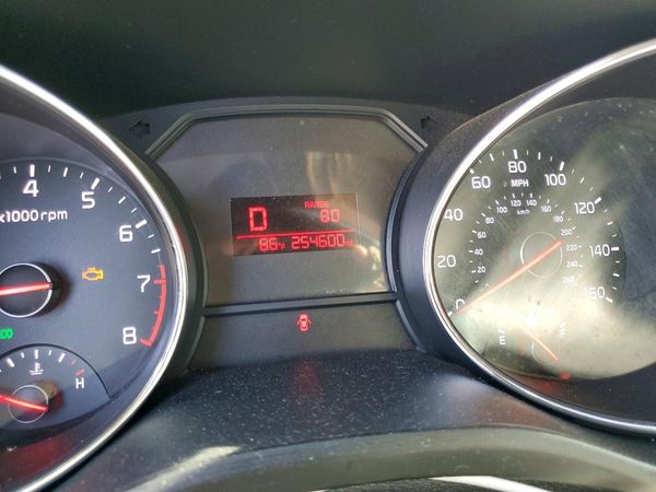 2016 KIA SEDONA LX - Middle-low