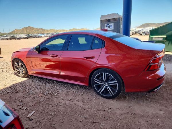 2019 VOLVO S60 R-Design