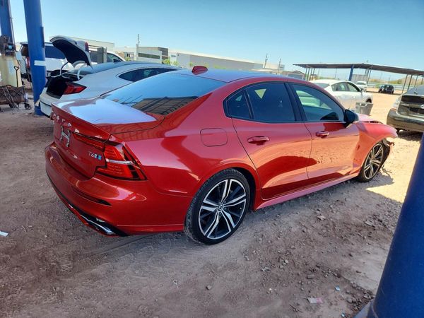2019 VOLVO S60 R-Design