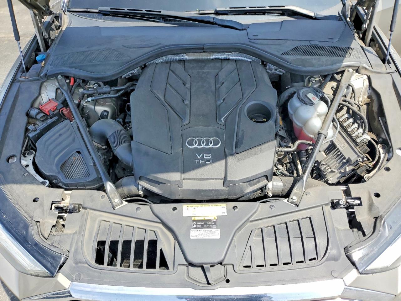 2019 AUDI A8 quattro L
