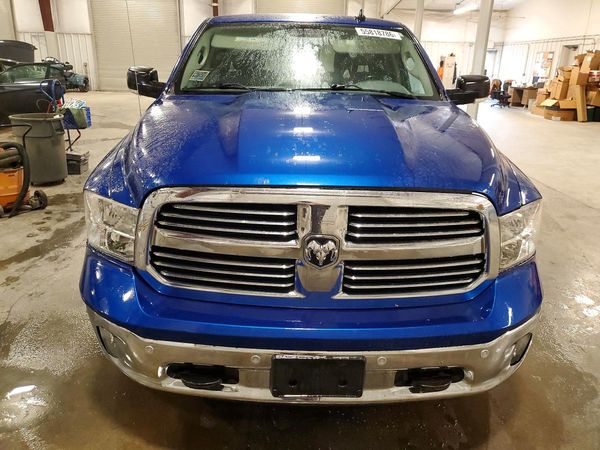 2017 RAM 1500 SLT