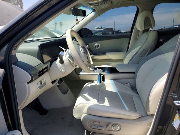 2025 GENESIS GV60 Standard (RWD)