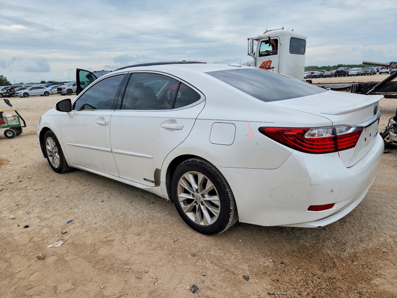 2014 LEXUS ES 300h