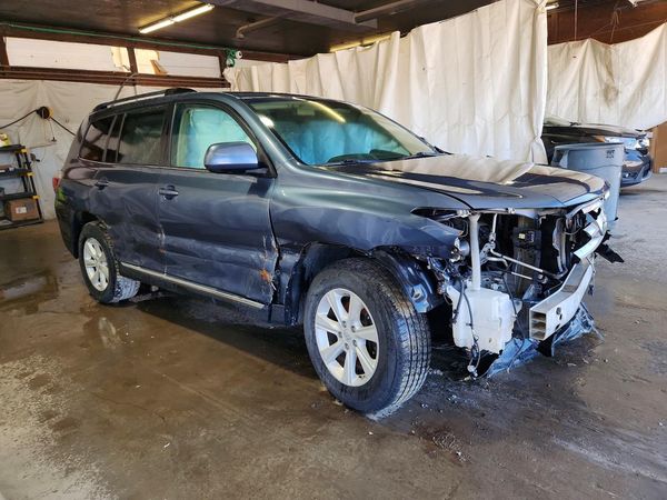 2013 TOYOTA HIGHLANDER Base/Hybrid — Passenger 3/4