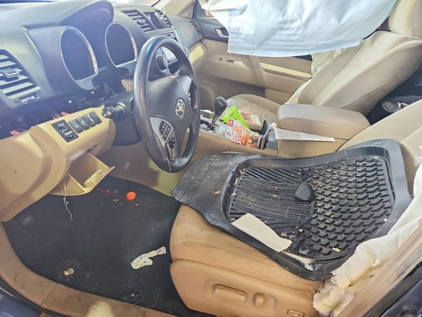 2013 TOYOTA HIGHLANDER Base/Hybrid — DENT
