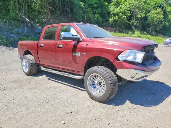 2016 RAM 1500 SLT