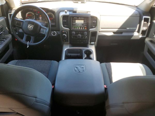 2016 RAM 1500 SLT
