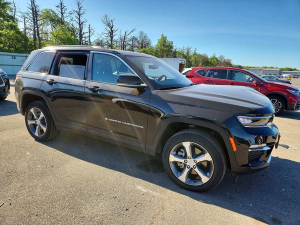 2025 JEEP GRAND CHEROKEE