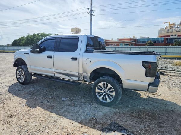 2017 FORD F150