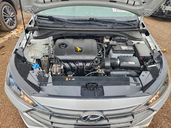 2019 HYUNDAI ELANTRA SE