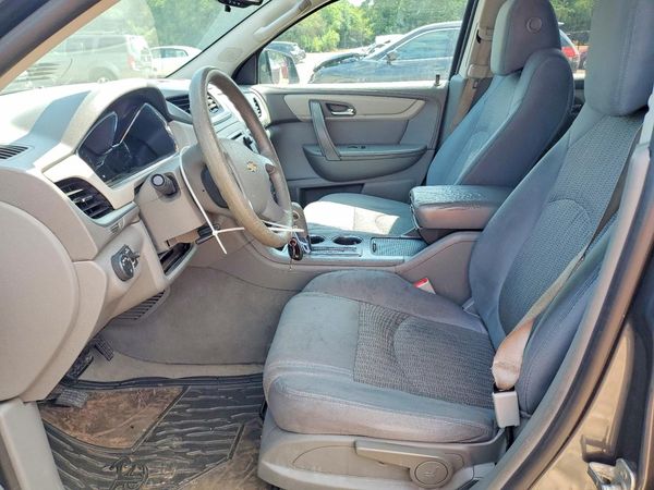 2014 CHEVROLET TRAVERSE LS