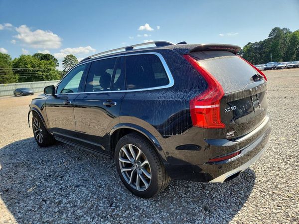 2017 VOLVO XC90 Momentum