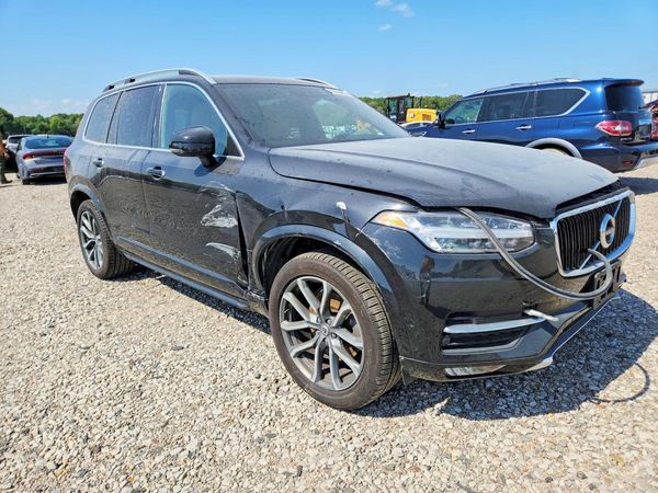 2017 VOLVO XC90 Momentum
