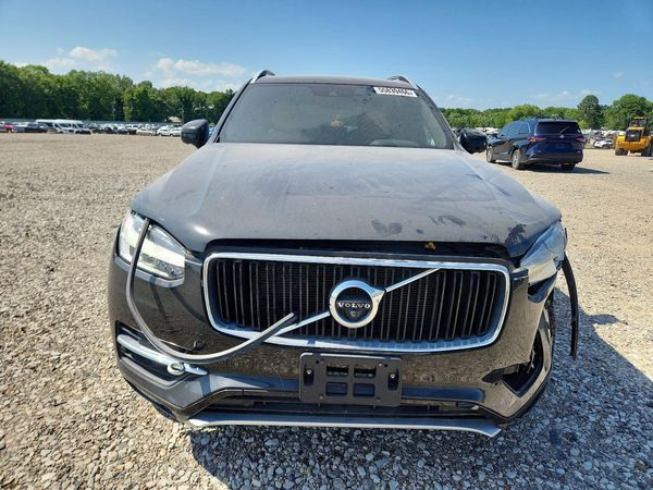 2017 VOLVO XC90 Momentum