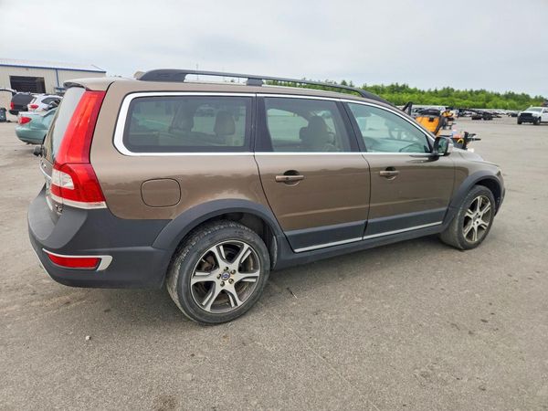 2015 VOLVO XC70