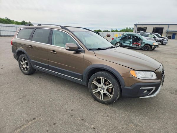 2015 VOLVO XC70