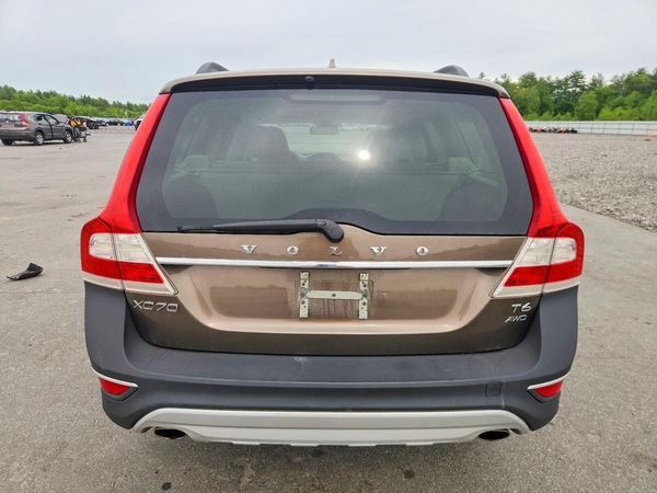 2015 VOLVO XC70