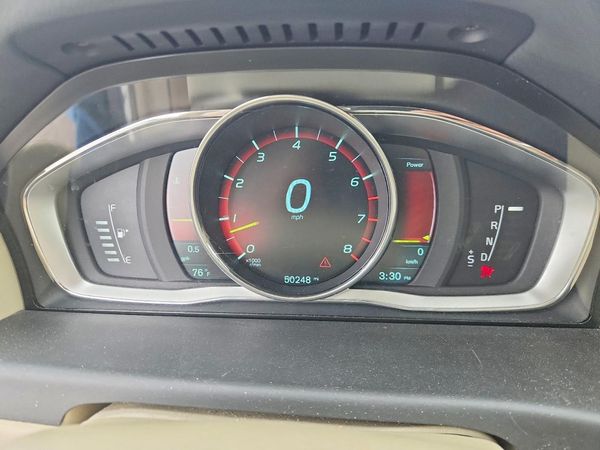 2015 VOLVO XC70